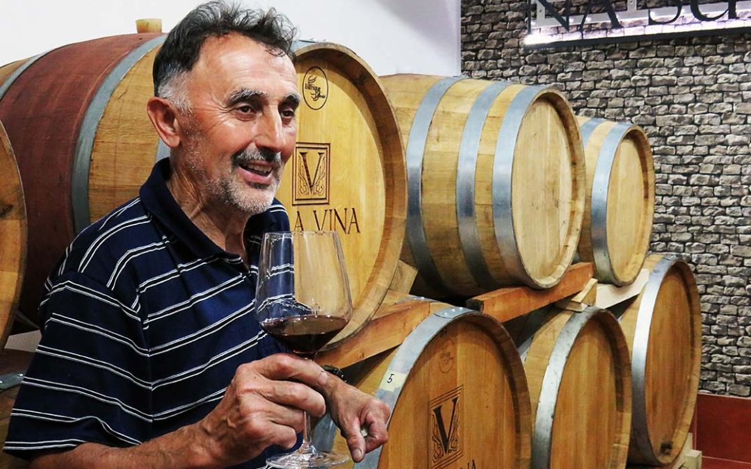 Milomir Milosavljević u podrumu svoje Vinarije Vila Vina