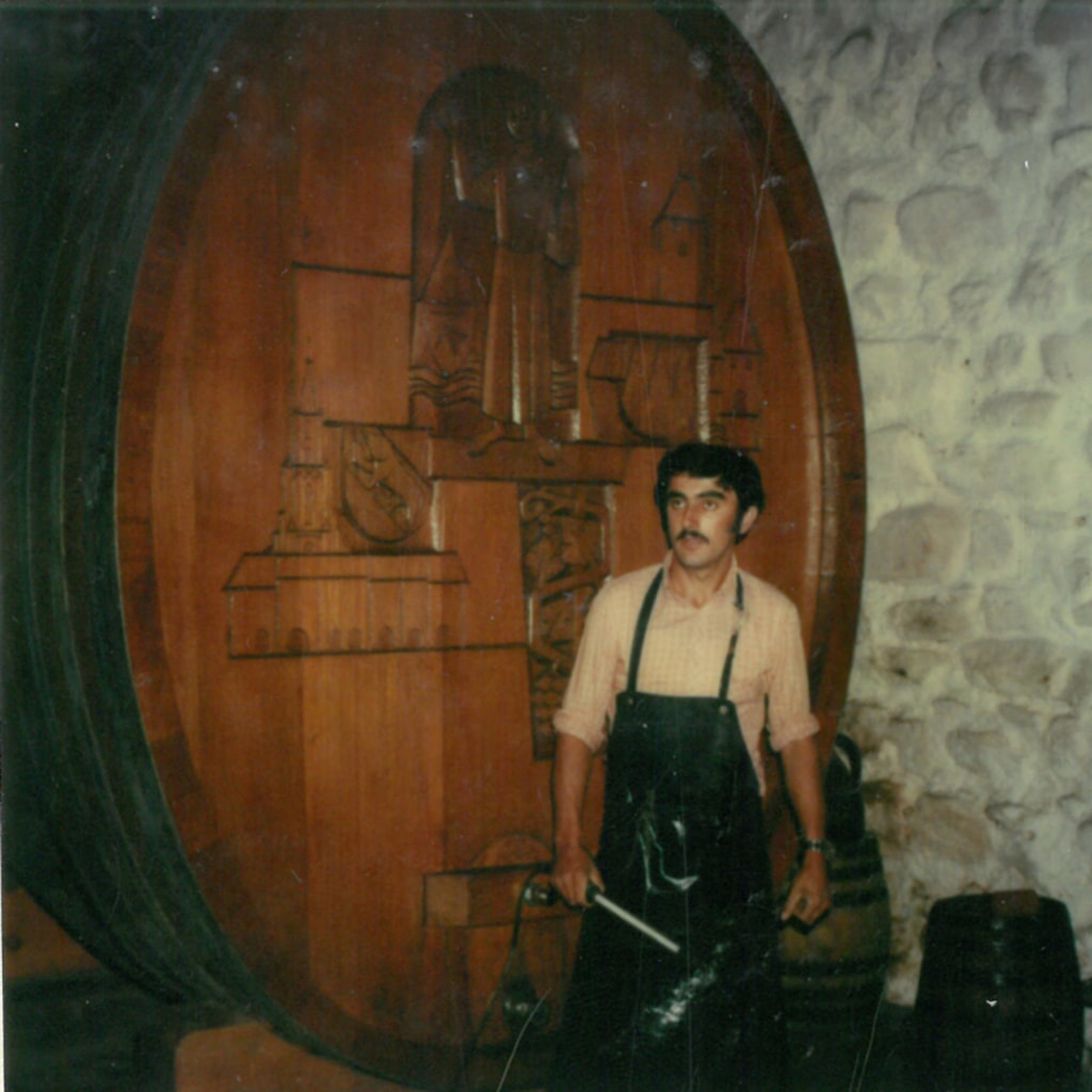 Milomir Milosavljević u vinskom podrumu